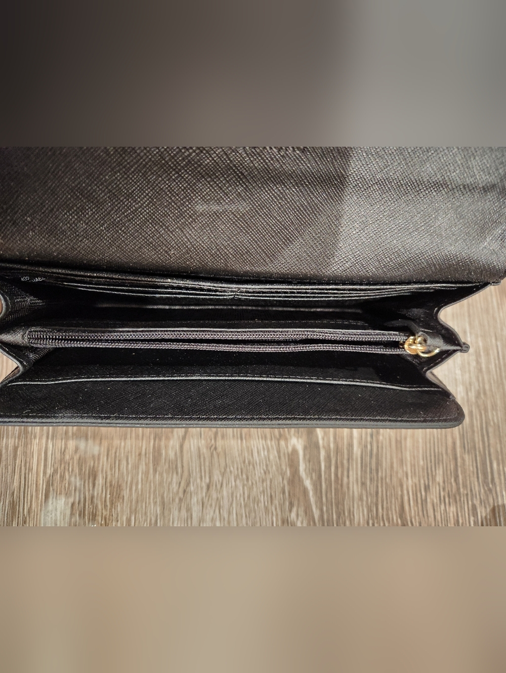 Michael Kors Black Pebbled Leather Wallet with Gold MK Emblem - Picture 7 of 9